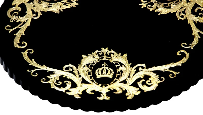 Pompöös by Casa Padrino Luxus Tortenplatte mit 24 Karat Vergoldung Schwarz / Gold Ø 32 x H. 11,5 cm - Pompööser Kuchenteller designed by Harald Glööckler