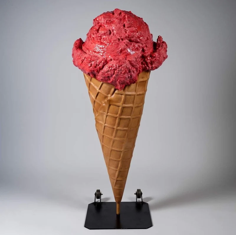 Casa Padrino XXL Deko Eis im Hörnchen mit Ständer Pink / Braun / Schwarz H. 140 cm - Eisdielen Dekoration