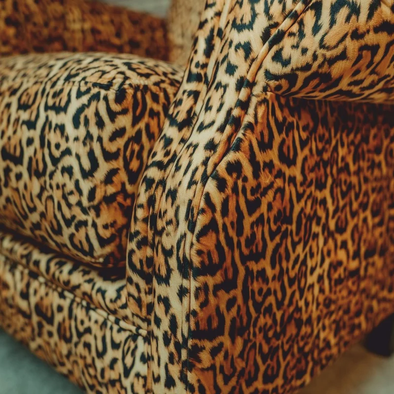 Casa Padrino Luxus Samt Sessel mit Leoparden Design - Büro Sessel - Büro Möbel - Luxus Möbel - Luxus Einrichtung