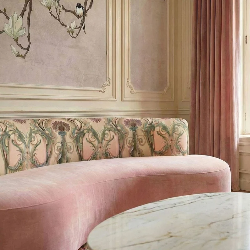 Casa Padrino Luxus Samt Sofa mit Barocken Musterstoff Rosa / Bunt 220 cm - Hotel Möbel - Wohnzimmer Möbel - Büro Möbel - Luxus Möbel