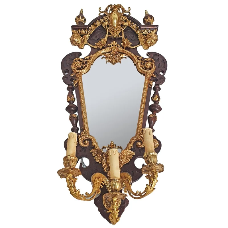 Casa Padrino Barock Spiegel Gold / Braun 85 x H. 160 cm - mit 3-flammigem Wandleuchter - Prunkvoller Wandspiegel im Barockstil - Antik Stil Garderoben Spiegel - Wohnzimmer Spiegel - Barock Möbel