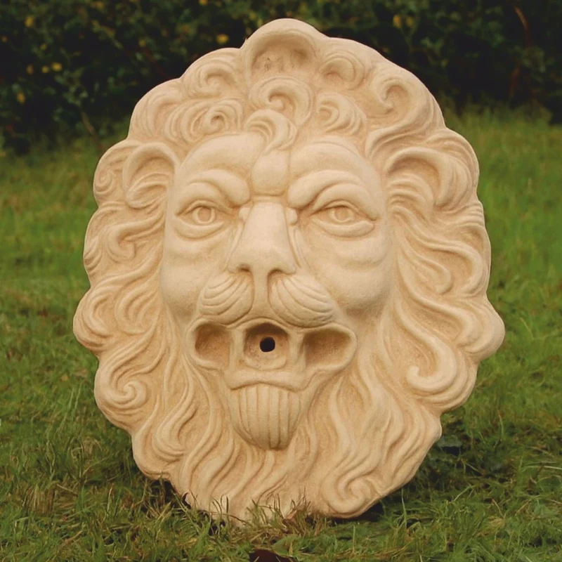 Casa Padrino Barock Garten Deko Wasserspeier Wandrelief Löwenkopf Beige H. 43 cm