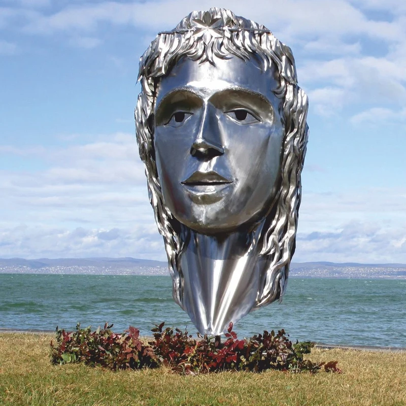 Casa Padrino XXL Garten Deko Edelstahl Skulptur Frauenkopf Silber H. 215 cm
