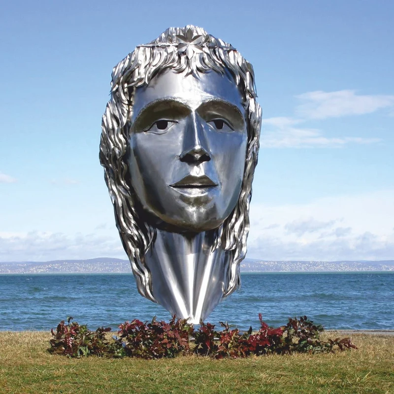 Casa Padrino XXL Garten Deko Edelstahl Skulptur Frauenkopf Silber H. 215 cm