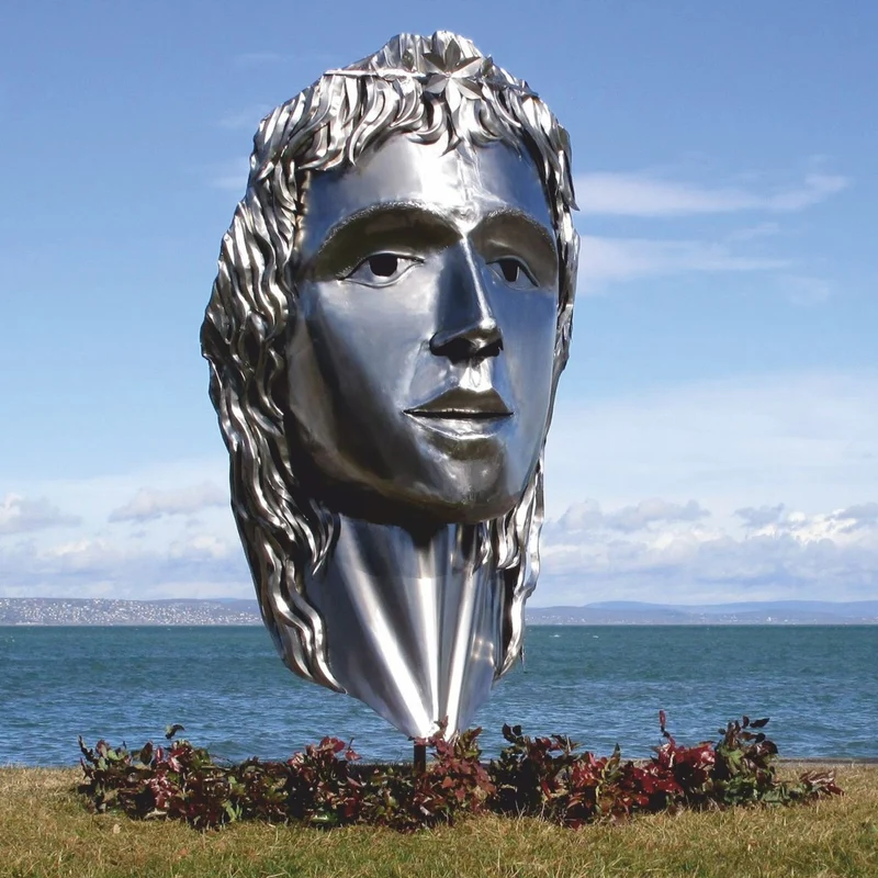 Casa Padrino XXL Garten Deko Edelstahl Skulptur Frauenkopf Silber H. 215 cm