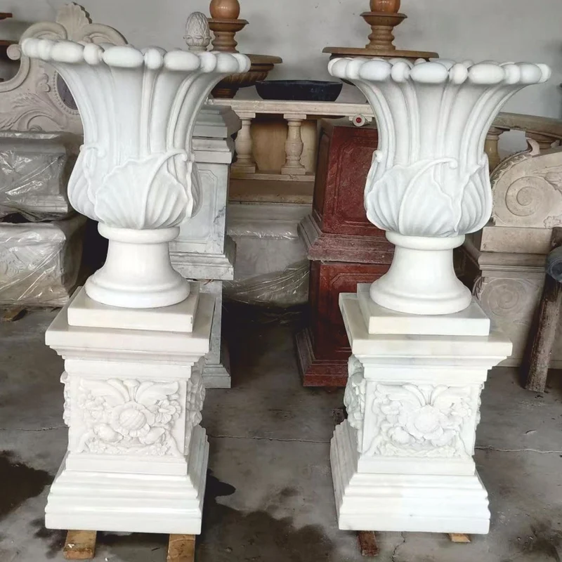 Casa Padrino Luxus Barock Marmor Blumentopf Set auf Säulen Weiß H. 110 cm