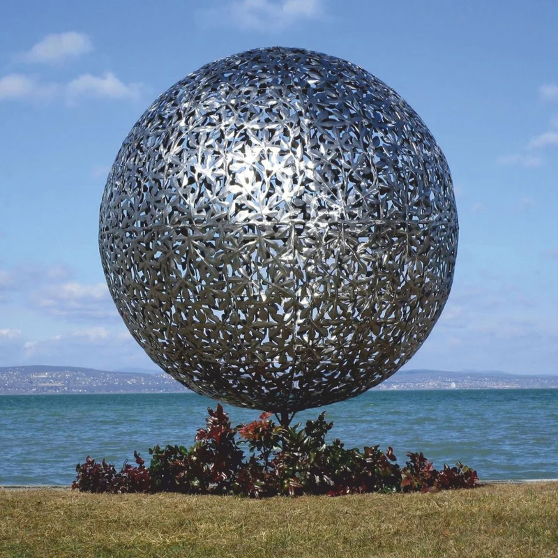 Casa Padrino Luxus Edelstahl Garten Deko Skulptur Kugel Silber Ø 170 x H. 200 cm