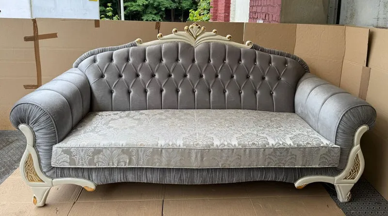 Casa Padrino Luxus Barock Sofa in Grau, Creme und Gold, 225 cm - Prunkvolles Barock Möbelstück