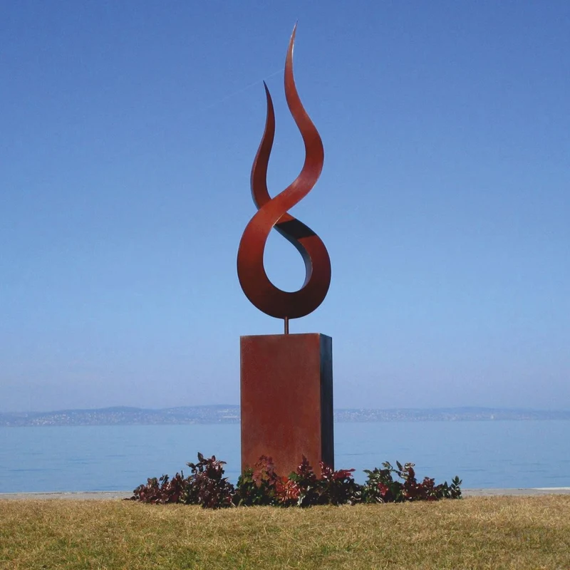 Casa Padrino Luxus Garten Deko Stahl Skulptur Flamme auf Säule Rost H. 301 cm