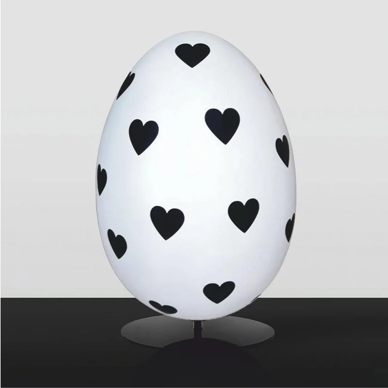 Casa Padrino XXL Deko Osterei mit Ständer Weiß / Schwarz H. 75 cm - Oster Dekoaration