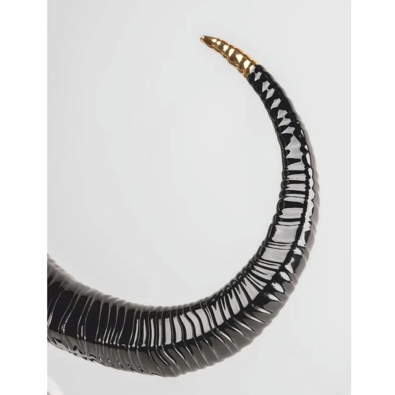 Casa Padrino Luxus Porzellan Deko Maske Büffel Weiß / Schwarz / Gold 67 x 22 x H. 36 cm