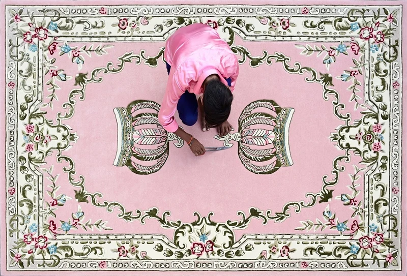 Pompöös by Casa Padrino Luxus Barock Teppich Krone von Harald Glööckler Rosa 200 x 300 cm
