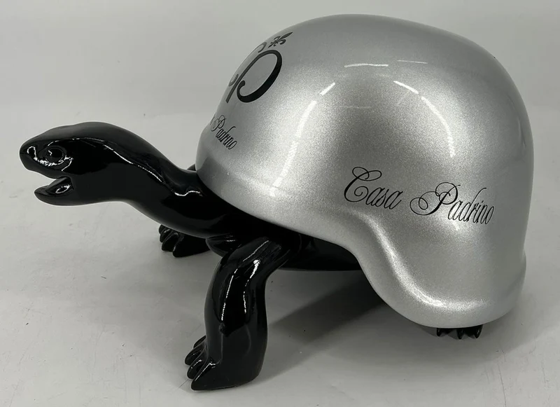 Casa Padrino Luxus Deko Figur Schildkröte Schwarz / Silber 40 cm - Deko Accessoires