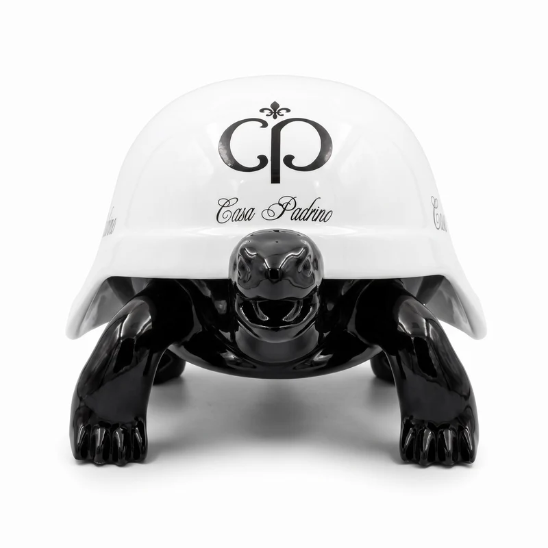 Casa Padrino Luxus Deko Figur Schildkröte Schwarz / Weiß 40 cm - Deko Skulptur