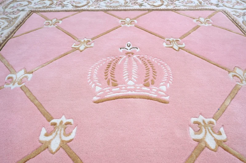 Pompöös by Casa Padrino Luxus Barock Teppich Krone von Harald Glööckler Rosa / Weiß / Braun - Verschiedene Größen