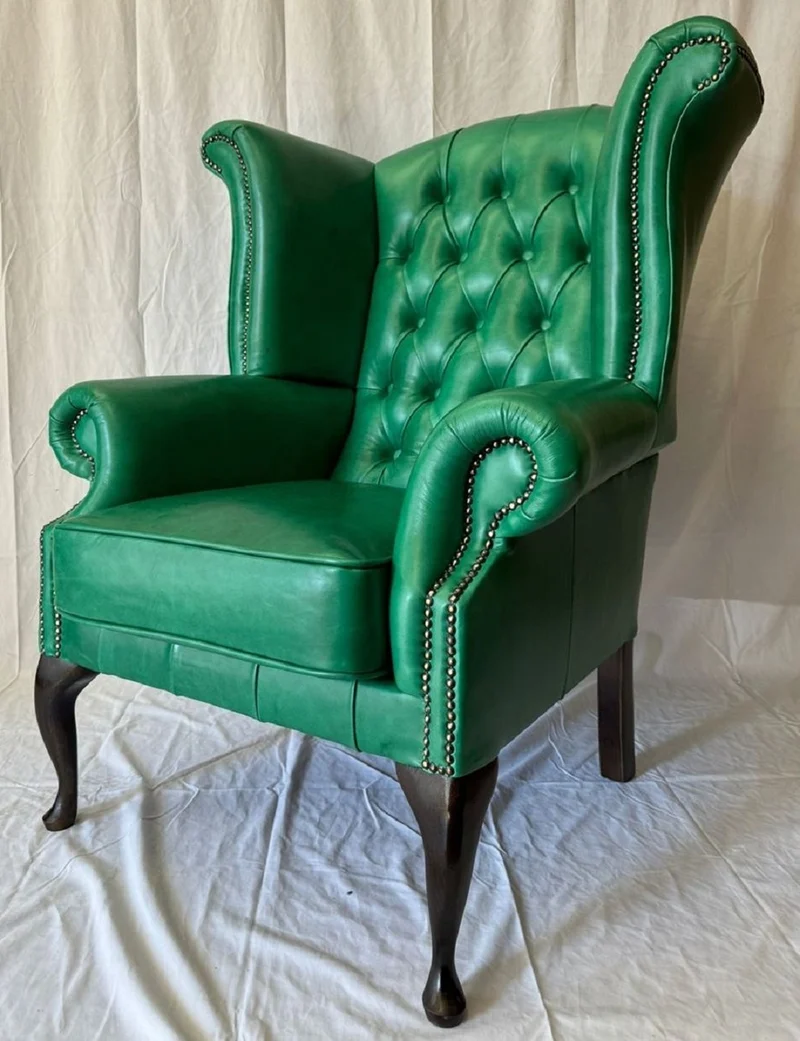Casa Padrino Luxus Chesterfield Echtleder Ohrensessel Grün / Dunkelbraun H. 110 cm