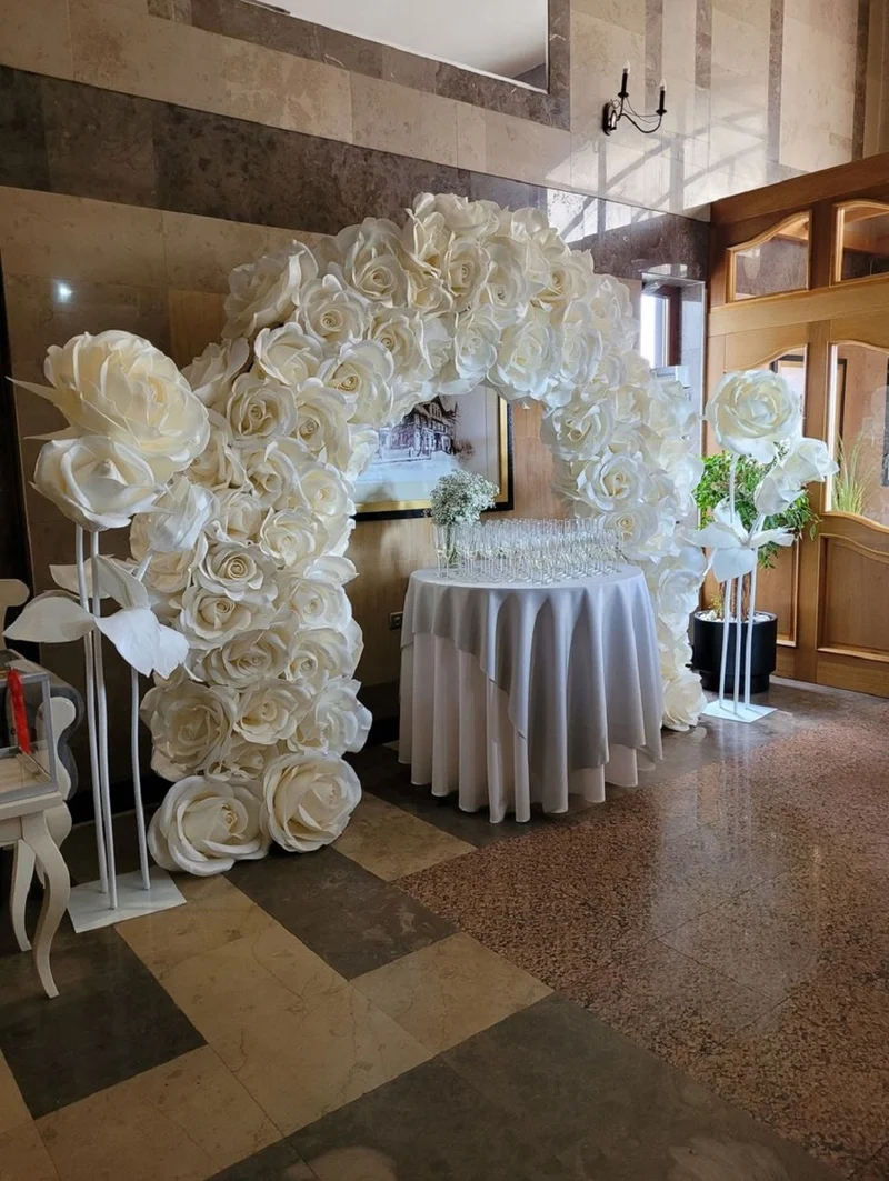 Casa Padrino Luxus XXL Deko Rose Weiß / Creme Ø 55 x H. 180 cm - Hochzeits Deko Accessoirs