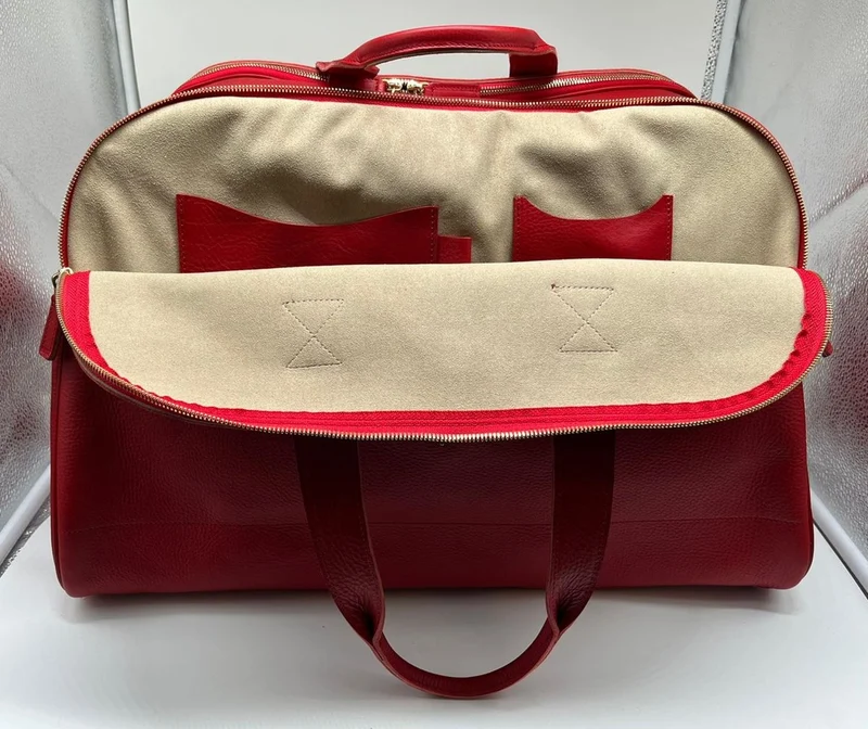 Casa Padrino Luxus Echtleder Reisetasche Rot / Gold 50 cm - Made in Italy