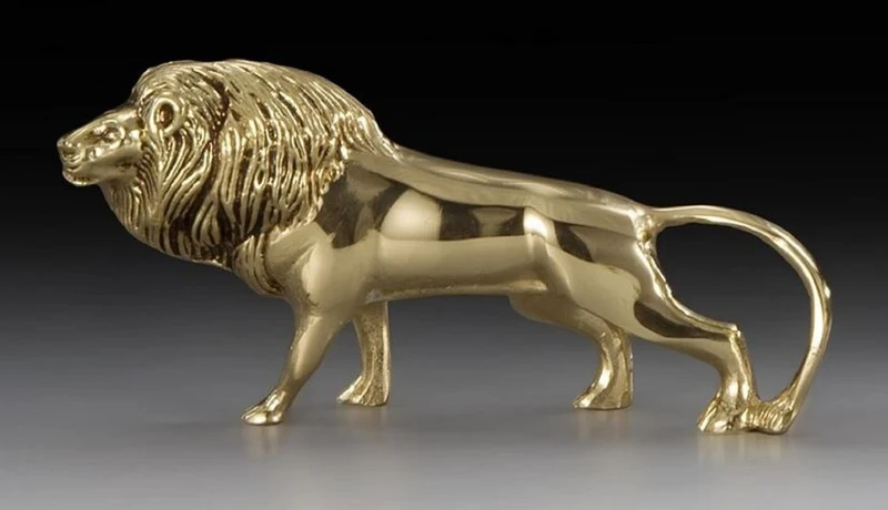 Casa Padrino Luxus Bronze Deko Skulptur Löwe Gold 17 x H. 8 cm - Schreibtisch Deko