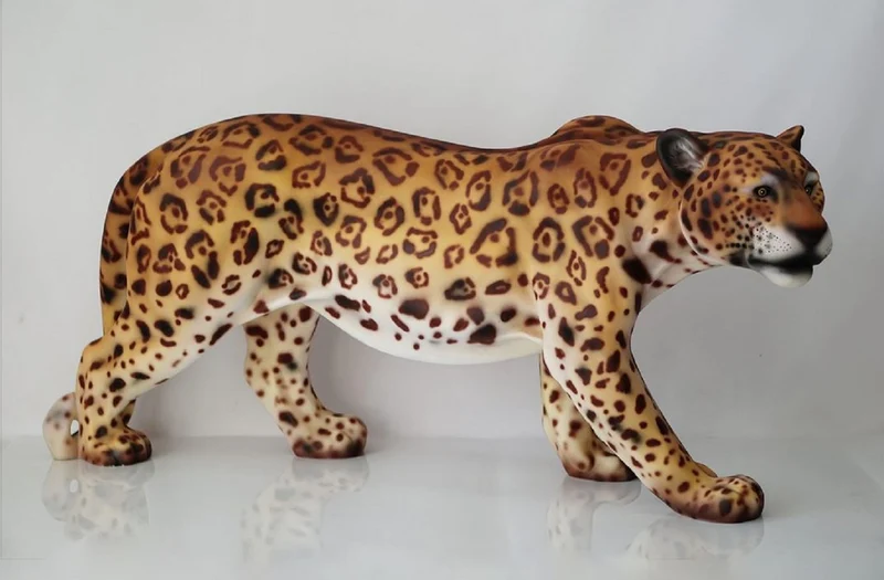 Casa Padrino XXL Deko Skulptur Leopard Beige / Braun 160 x H. 72 cm