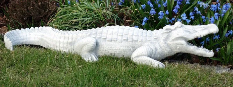 Casa Padrino Garten Deko Skulptur Krokodil Weiß 68 x 18 x H. 13 cm - Deko Stein Figur