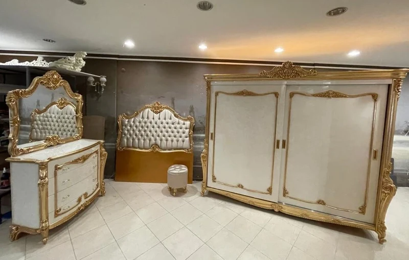 Casa Padrino Luxus Barock Schlafzimmerschrank mit 2 Schiebetüren Weiß / Gold