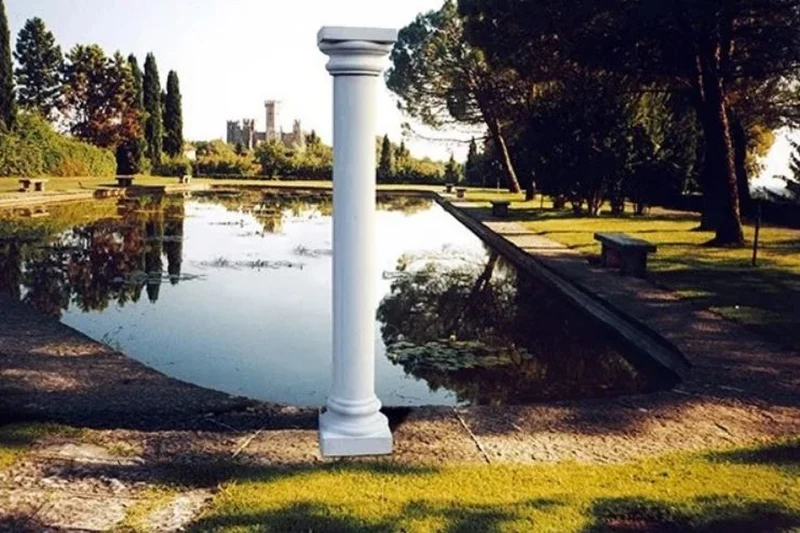 Casa Padrino Luxus Barock Säule Grau 32 x 32 x H. 234 cm - Riesige Barockstil Gartensäule aus hochwertigem Carrara Marmorkies - Gartendeko Säule - Luxus Qualität - Made in Italy