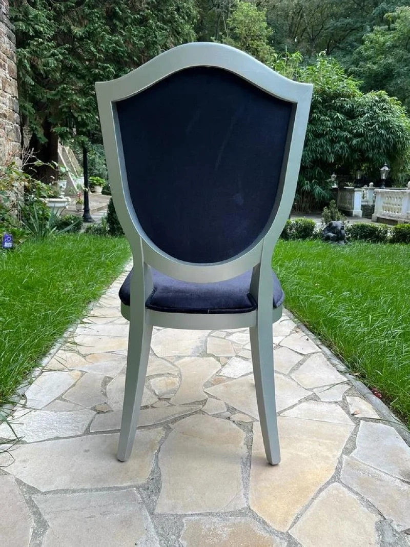 Casa Padrino Luxus Art Deco Samt Esszimmer Stuhl Dunkelblau / Silber - Art Deco Massivholz Stuhl - Art Deco Esszimmer Möbel - Art Deco Möbel - Art Deco Einrichtung - Luxus Möbel im Art Deco Stil