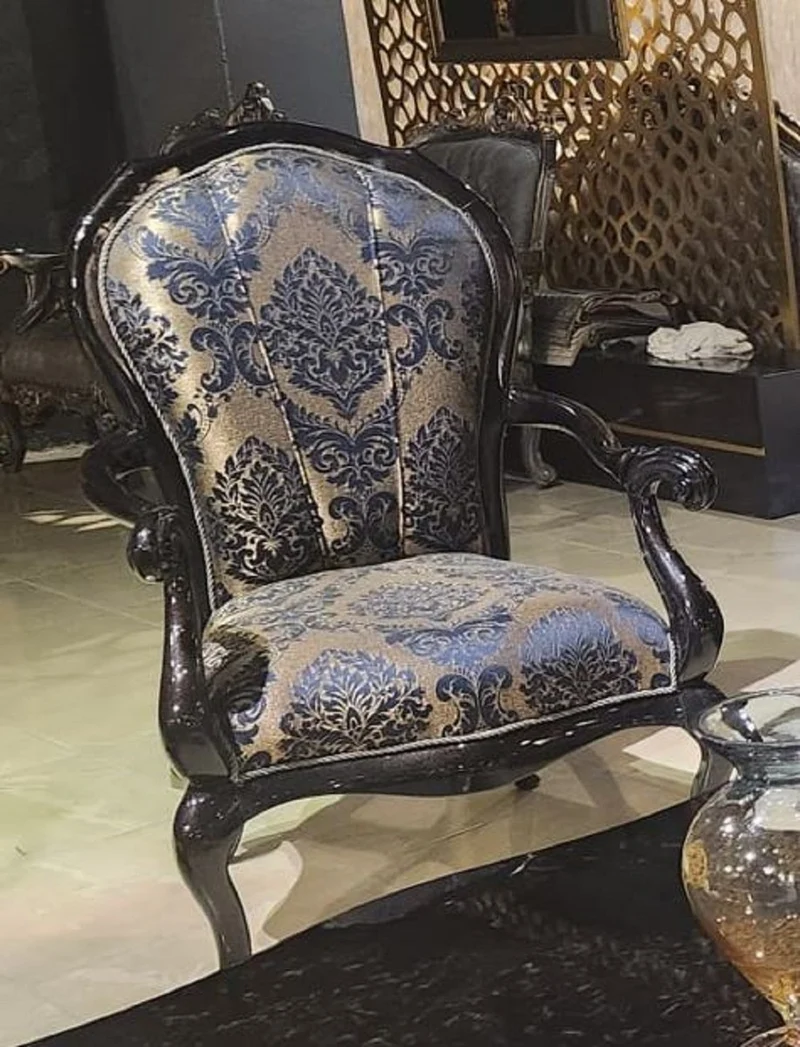 Casa Padrino Luxus Barock Wohnzimmer Sessel Gold / Blau / Schwarz - Handgefertigter Barockstil Sessel - Luxus Wohnzimmer Möbel im Barockstil - Barock Möbel - Edel & Prunkvoll