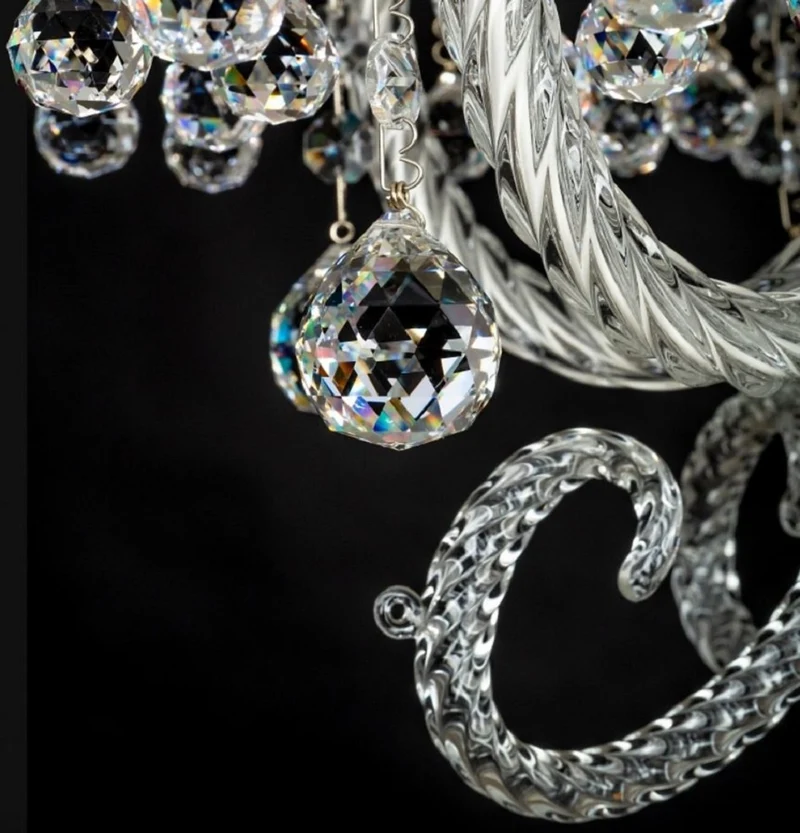 Casa Padrino Luxus Barock Kristall Hängeleuchte Silber / Weiß Ø 45 x H. 66 cm - Prunkvolle Hängelampe mit Böhmischem Kristallglas - Luxus Hängeleuchten im Barockstil - Edel & Prunkvoll