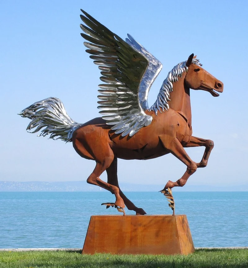 Casa Padrino Luxus Deko Skulptur Pegasus Pferd mit Sockel Rost / Silber 288 x 175 x H. 305 cm - Lebensgroße Stahl Skulptur - Riesige Garten Deko Figur - Garten Skulpturen - Metall Skulpturen