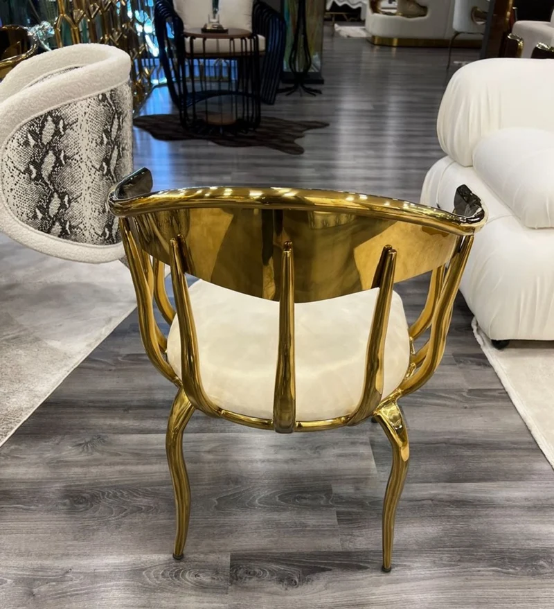 Casa Padrino Luxus Designer Esszimmer Stuhl mit Armlehnen Creme / Gold 57 x 57 x H. 82 cm - Esszimmer Möbel - Luxus Möbel - Hotel & Restaurant Möbel - Designer Möbel