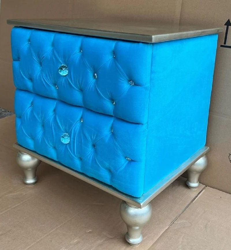 Casa Padrino Barock Nachtkommode mit 2 Schubladen und Glitzersteinen Hellblau / Silber - Barockstil Nachttisch - Barock Möbel - Schlafzimmer Möbel im Barockstil - Edel & Prunkvoll