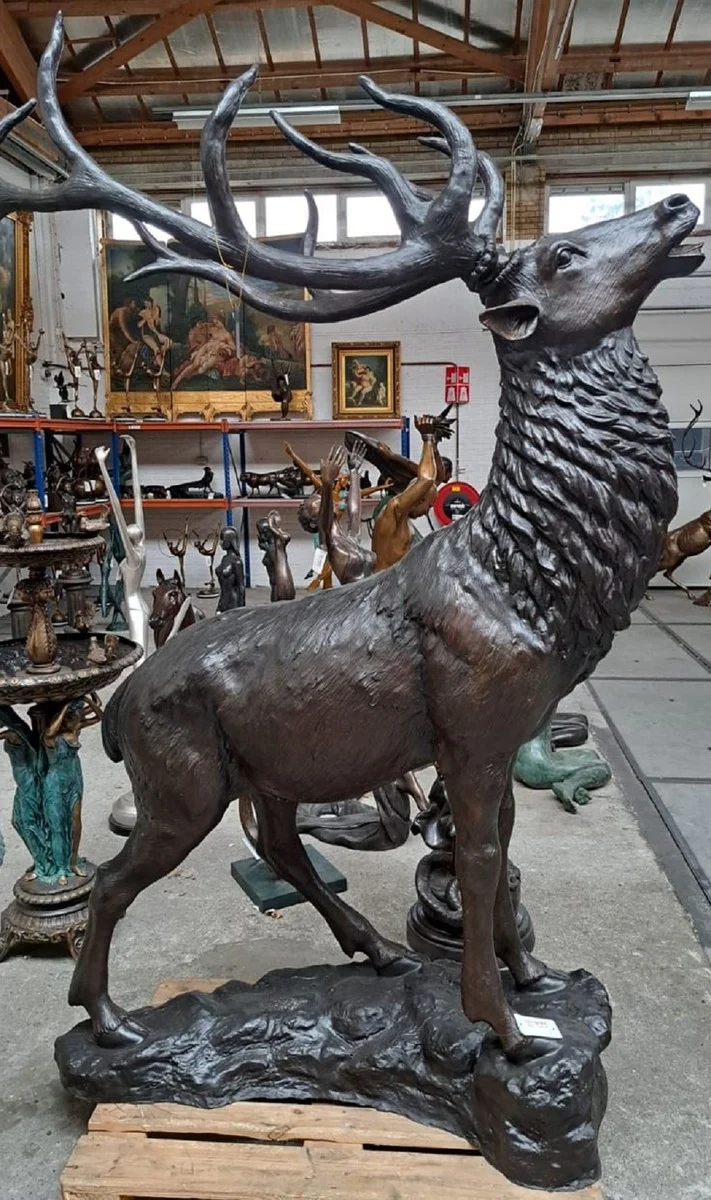 Casa Padrino Luxus Bronze Deko Skulptur Hirsch H. 248 cm - Riesiege Bronze Skulptur - Lebensgroße Tierfigur - XXL Bronze Hirsch Figur - XXL Garten Skulptur - Luxus Garten Deko