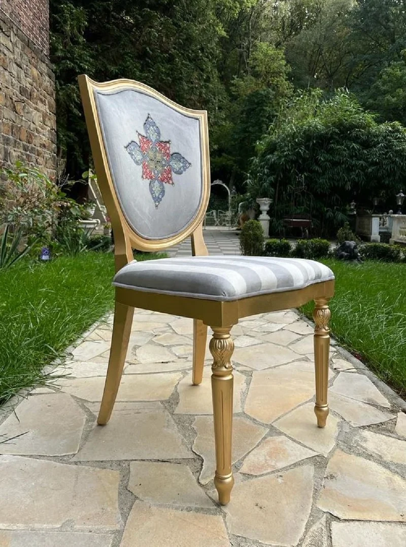 Casa Padrino Luxus Art Deco Esszimmer Stuhl mit Design und Streifen Grau / Weiß / Mehrfarbig / Gold - Eleganter Massivholz Stuhl - Art Deco Esszimmer Möbel