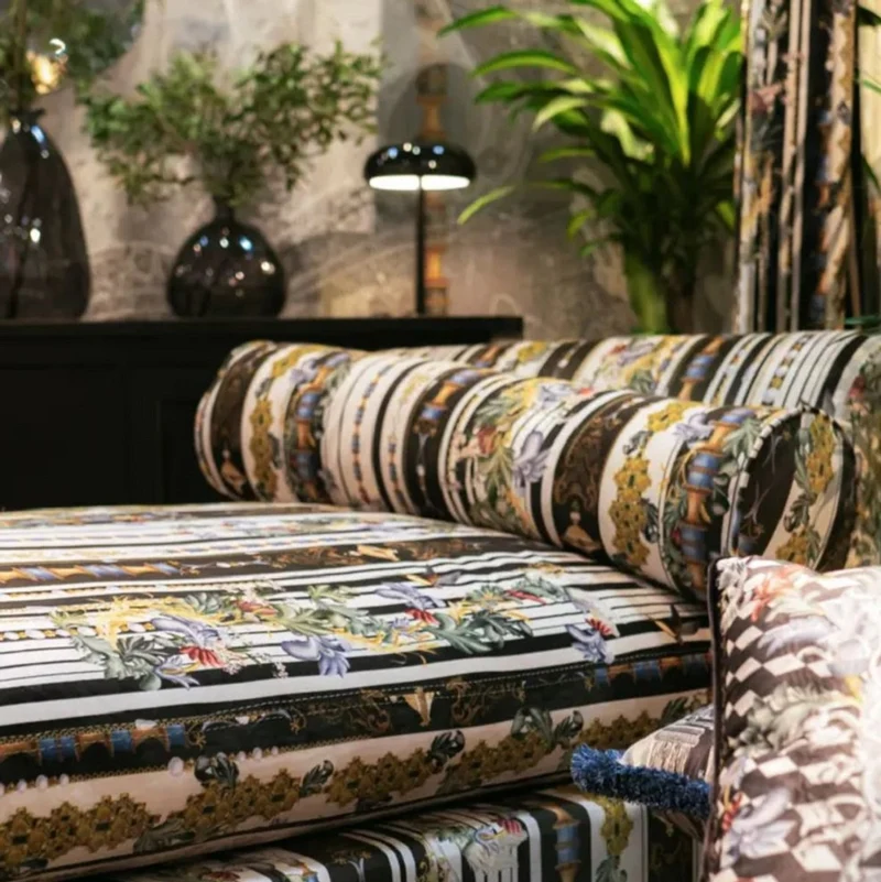 Casa Padrino Luxus Chaiselongue mit Streifen Mehrfarbig / Schwarz 84 x 164 x H. 80 cm - Wohnzimmer Liegesessel - Recamiere - Wohnzimmer Möbel - Luxus Möbel