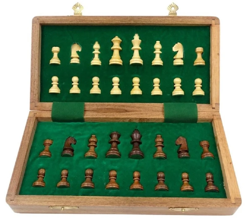 Casa Padrino Luxus Schach Set Braun / Beige 25 x 25 cm - Zusammenklappbares Holz Schachspiel - Holz Schachbrett mit Holz Schachfiguren - Luxus Deko Accessoires