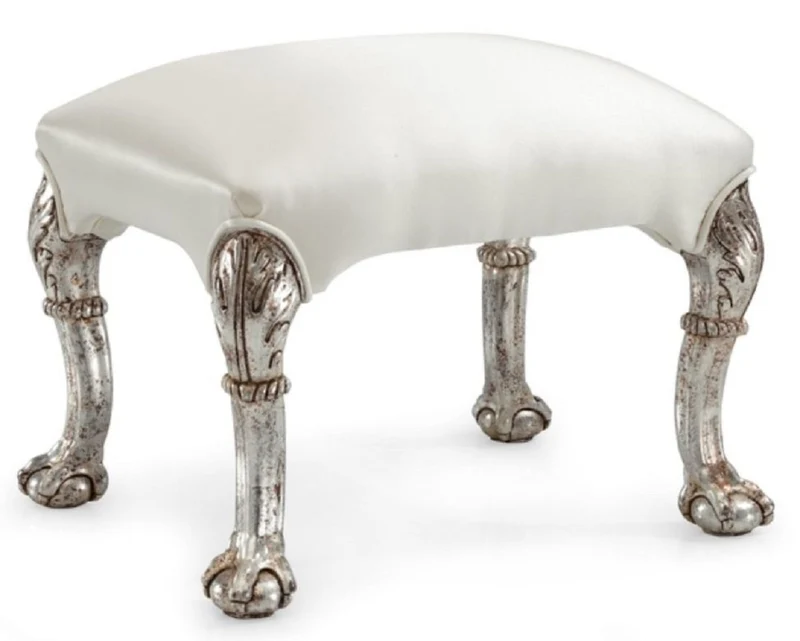 Casa Padrino Luxus Barock Leder Hocker Weiß / Antik Silber - Handgefertigter Barockstil Sitzhocker mit hochwertigem Echtleder - Barock Möbel - Edel & Prunkvoll - Luxus Qualität - Made in Italy