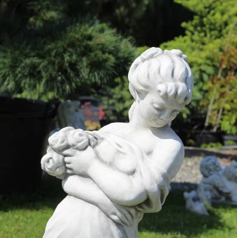 Casa Padrino Jugendstil Garten Deko Skulptur Dame mit Blumenstrauß Grau 31 x 31 x H. 122 cm - Elegante Garten Deko Stein Figur - Barock & Jugendstil Garten Deko Accessoires