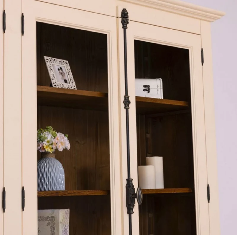 Casa Padrino Landhausstil Esszimmerschrank Creme / Braun 223 x 50 x H. 228 cm - Massivholz Küchenschrank - Esszimmer Möbel im Landhausstil - Landhausstil Esszimmer Einrichtung