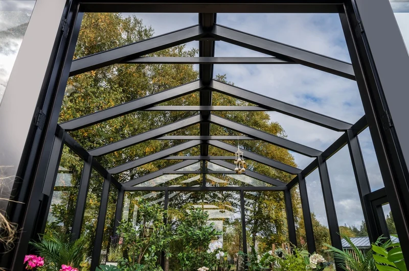 Casa Padrino Luxus Gartenhaus Schwarz 400 x 300 x H. 276,2 cm - Massivholz Garten Haus mit Glasfenstern und Glastüren - Gewächshaus - Luxus Gartenhäuser - Luxus Gewächshäuser