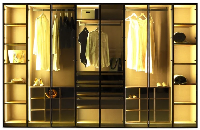 Casa Padrino Luxus Schlafzimmerschrank Dunkelbraun 360 x 62 x H. 230 cm - Beleuchteter Kleiderschrank mit 8 Glastüren - Schlafzimmer Möbel - Hotel Möbel - Luxus Möbel