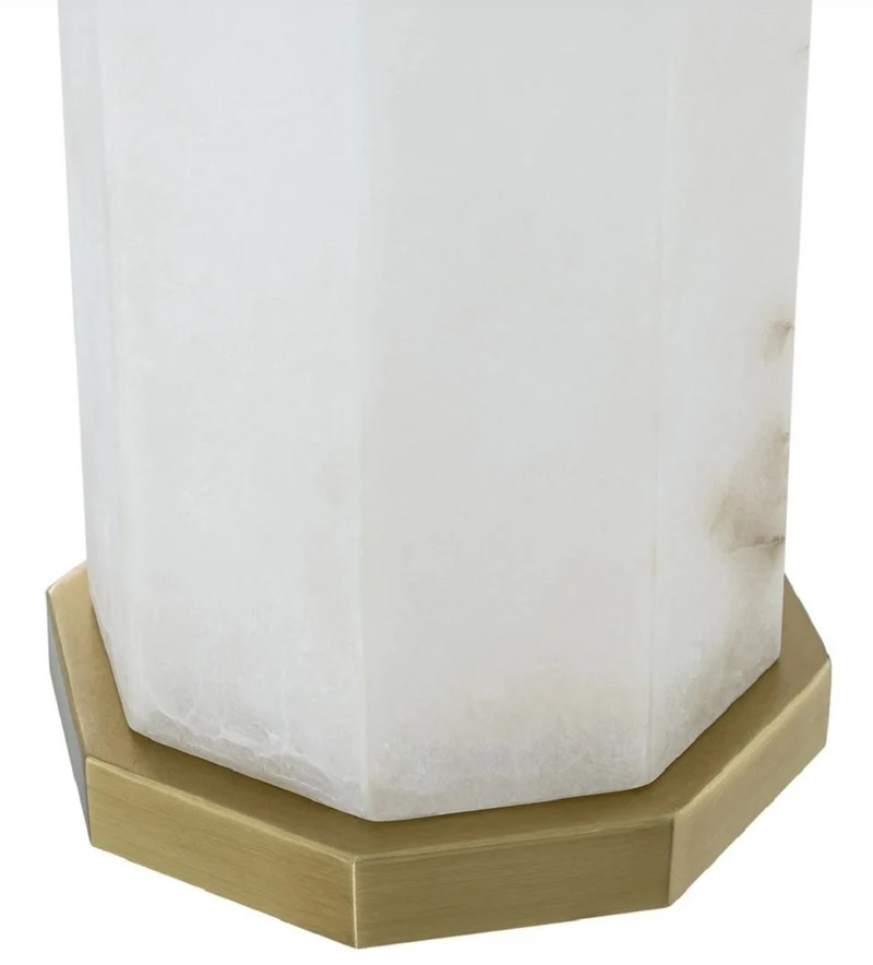Casa Padrino Luxus Tischleuchte Weiß / Antik Messing / Grau 46 x 46 x H. 84,5 cm - Alabaster Schreibtischleuchte mit sechseckigem Lampenschirm - Luxus Tischleuchten - Luxus Schreibtischleuchten