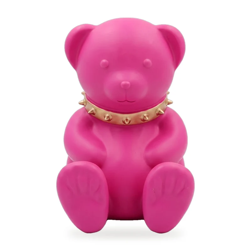 Casa Padrino Luxus Designer Dekofigur Teddybär mit Halsband Rosa / Gold H. 31 cm - Kunstharz Deko Skulptur - Luxus Deko Figur - Designer Deko Figur - Luxus Accessoires