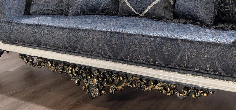 Casa Padrino Luxus Barock Sofa Blau / Weiß / Schwarz / Gold - Handgefertigtes Wohnzimmer Sofa mit elegantem Muster - Luxus Wohnzimmer Möbel im Barockstil - Prunkvolle Barock Möbel
