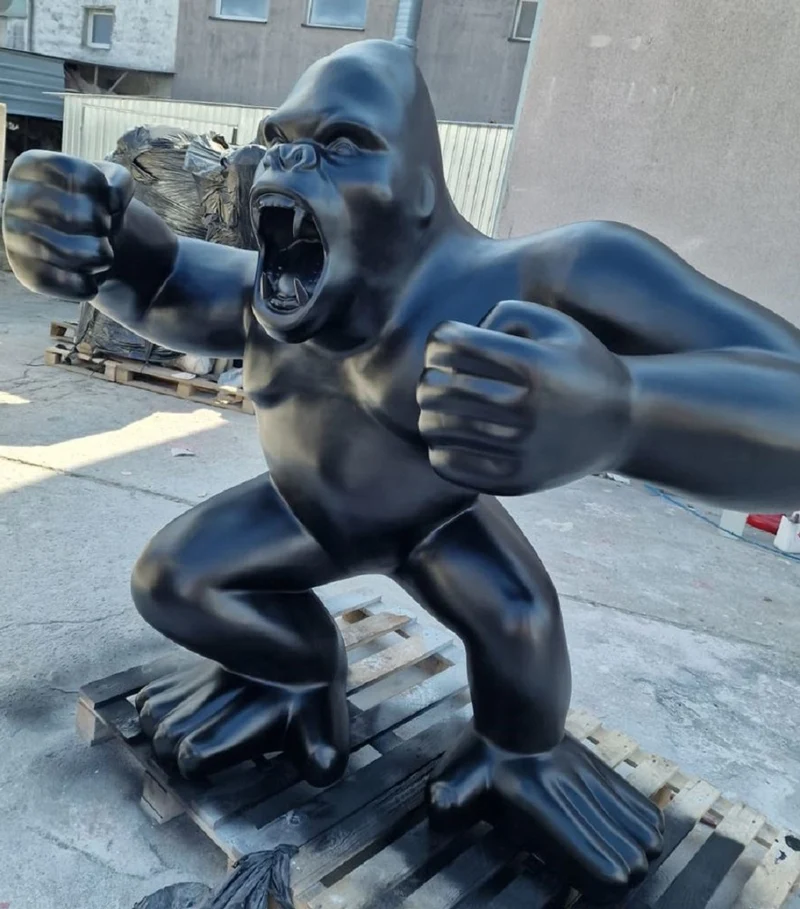 Casa Padrino Luxus Deko Skulptur Gorilla Affe Matt Schwarz 214 x 100 x H. 185 cm - Riesige XXL Deko Skulptur - XXL Deko Figur - Luxus XXL Tierfigur