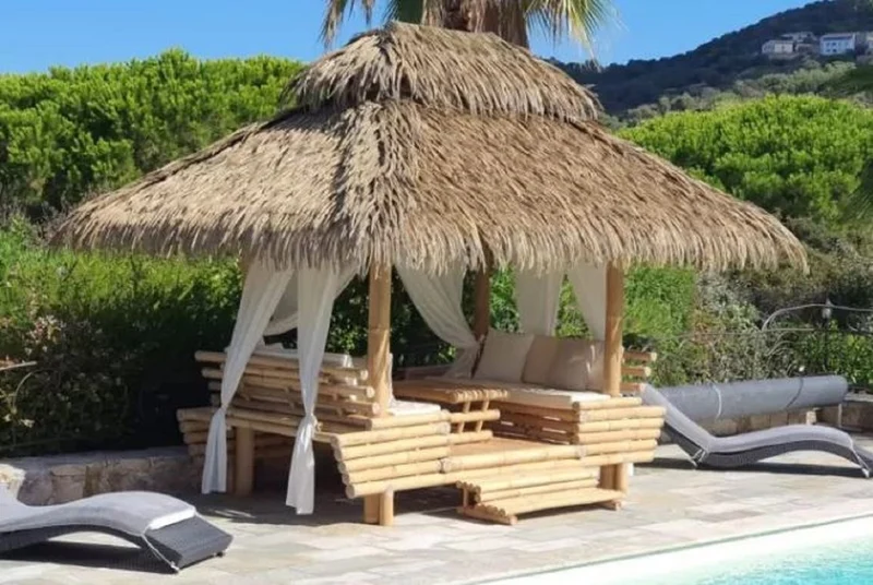 Casa Padrino Luxus Gartenhaus Naturfarben 430 x 330 x H. 350 cm - Wetterbeständiges Bambus Garten Haus - Bambus Pool Haus - Bambus Outdoor Haus - Luxus Bambus Gartenhäuser