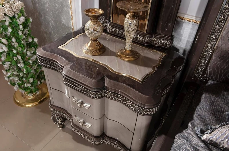 Casa Padrino Luxus Barock Schlafzimmer Set Grau / Dunkelbraun / Gold - 1 Barock Doppelbett mit Kopfteil & 2 Barock Nachtkommoden - Luxus Schlafzimmer Möbel im Barockstil - Barock Interior