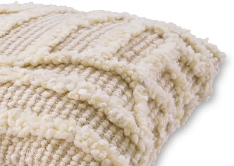 Casa Padrino Luxus Kissen Elfenbein 50 x 50 cm - Handgewebtes Deko Woll Kissen - Quadratisches Zierkissen - Wohnzimmer Dekoration - Luxus Deko Accessoires - Luxus Qualität