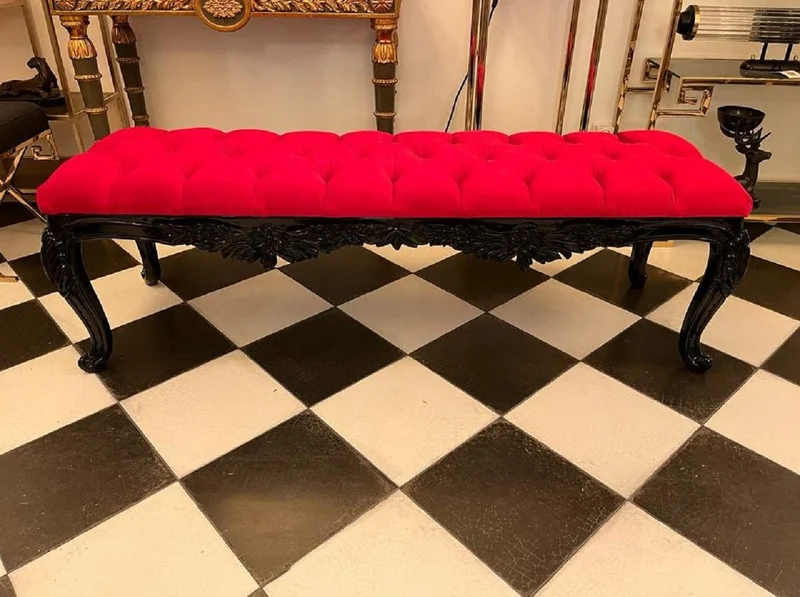 Casa Padrino Barock Sitzbank Rot / Schwarz - Gepolsterte Massivholz Bank mit edlem Samtstoff und Glitzersteinen - Handgefertigte Barock Möbel - Edel & Prunkvoll